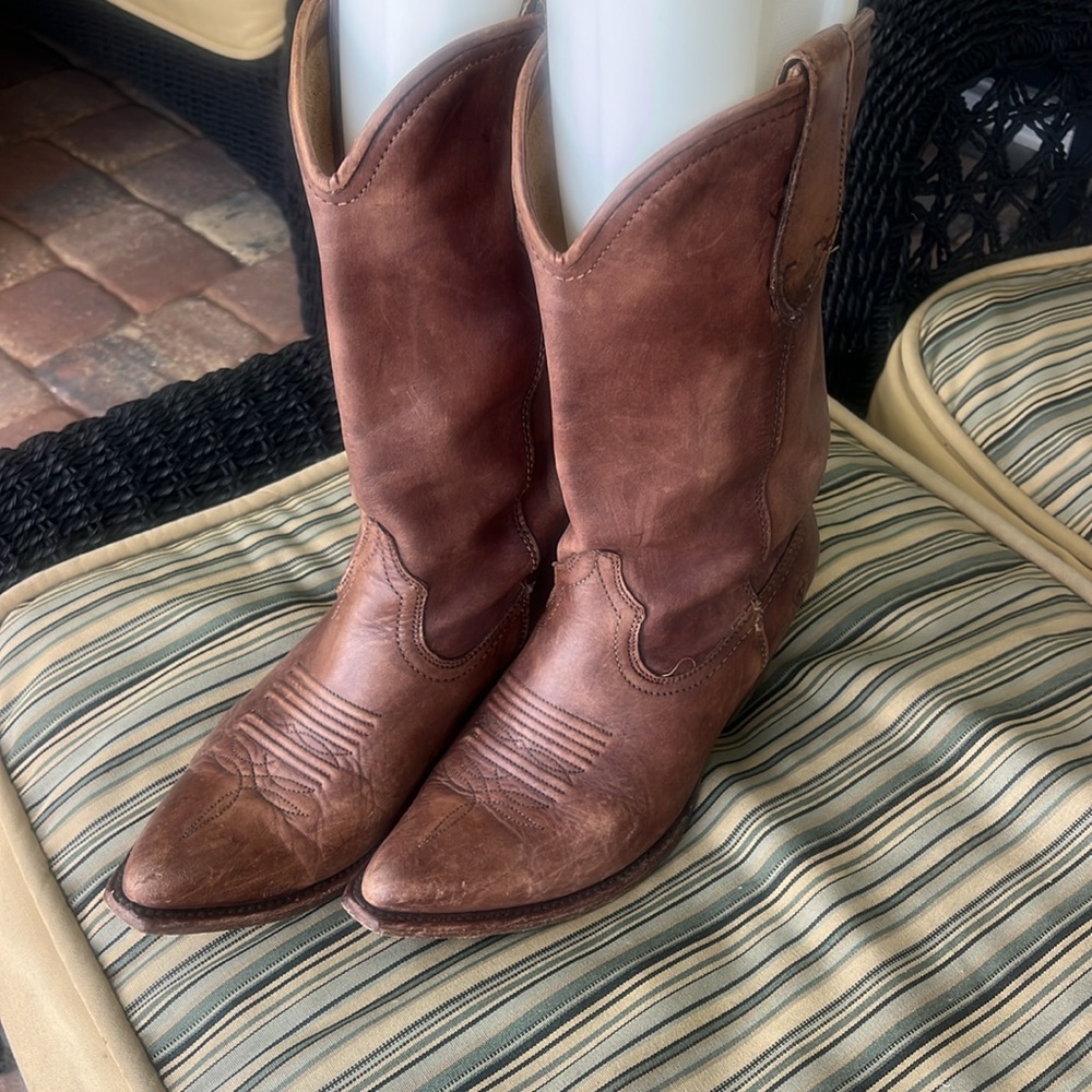Ariat Brown Leather Cowboy Heeled Boots